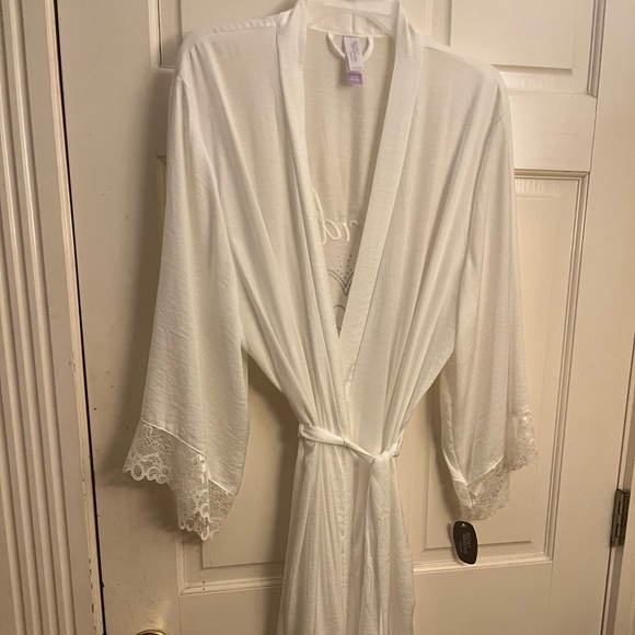 White Bride robe with lace trim size XL 14/16 - Picture 2 of 6